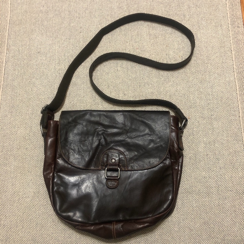 💚 ❗️MAKE AN OFFER❗️Jack George’s crossbody leather saddle bag